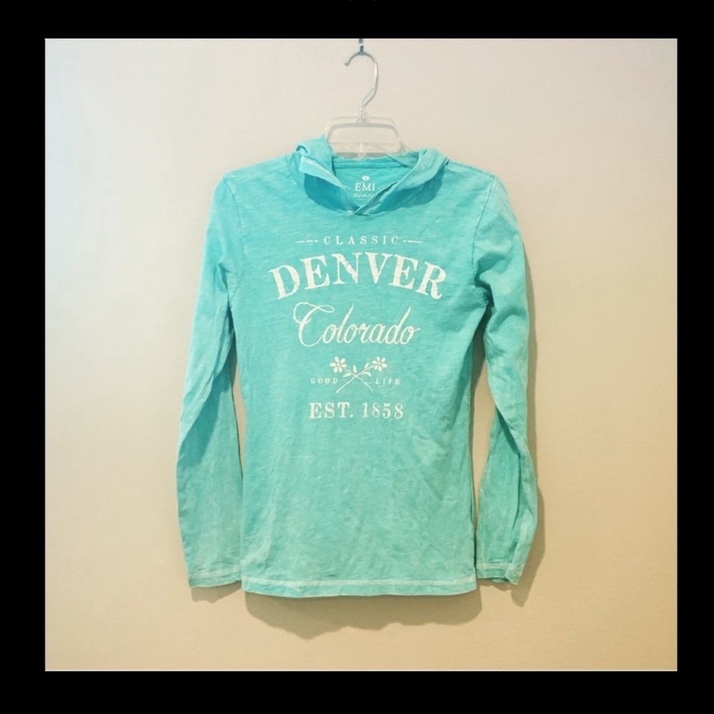 Light Beach Cover-up Hoodie Tee | NWOT
